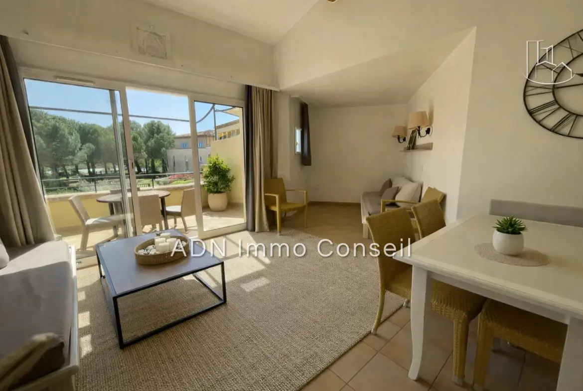 Beau appartement 2 pièces avec terrasse dans le domaine de Pont Royal 