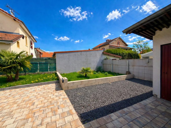 Maison rénovée avec jardin plein sud à Mont-Bonvillers