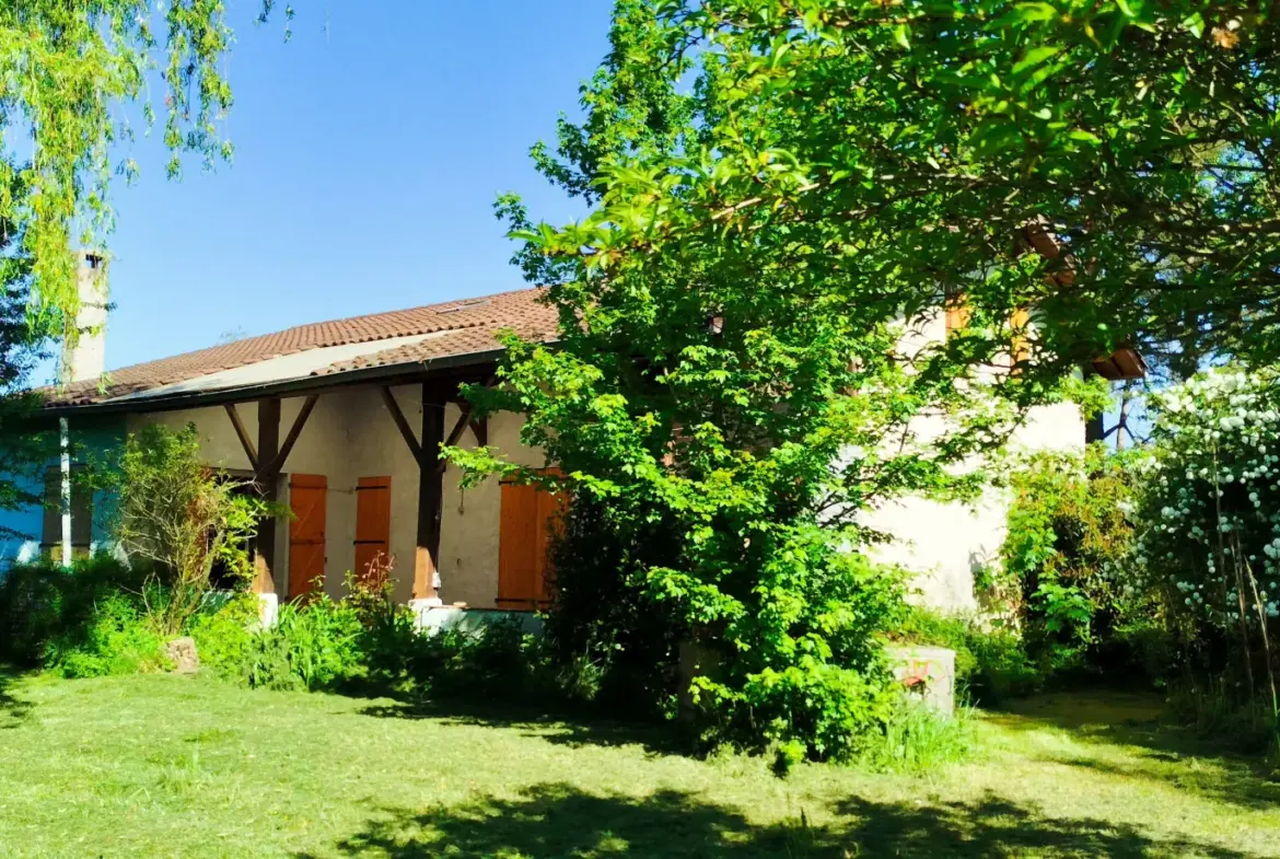 Villa de 139 m² avec piscine et grand jardin à Cormoz 