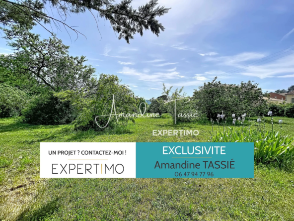 Terrain constructible plat de 1200 m² à Millau avec vue sur le Viaduc