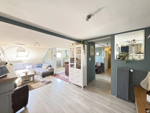 Appartement T5 rénové à Belfort proche Cravanche avec balcon et cave