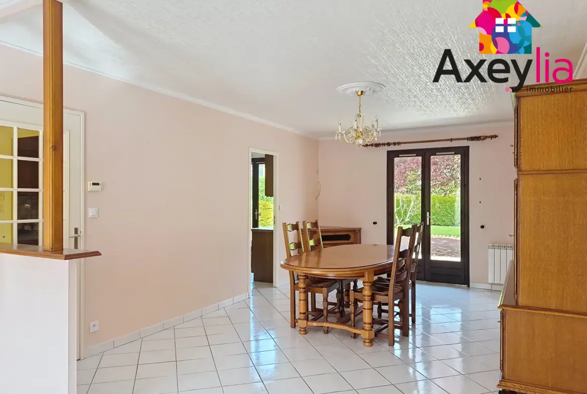 Maison de plain-pied avec terrain à Saint-Denis-de-Cabanne à vendre 