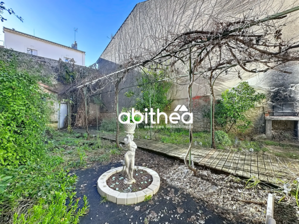 Grande maison de ville de 174 m² avec jardin à Béziers, 6 chambres, rénovée