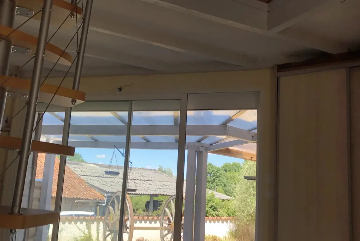 Charmante maison de village avec terrain et amenities modernes en Charente 