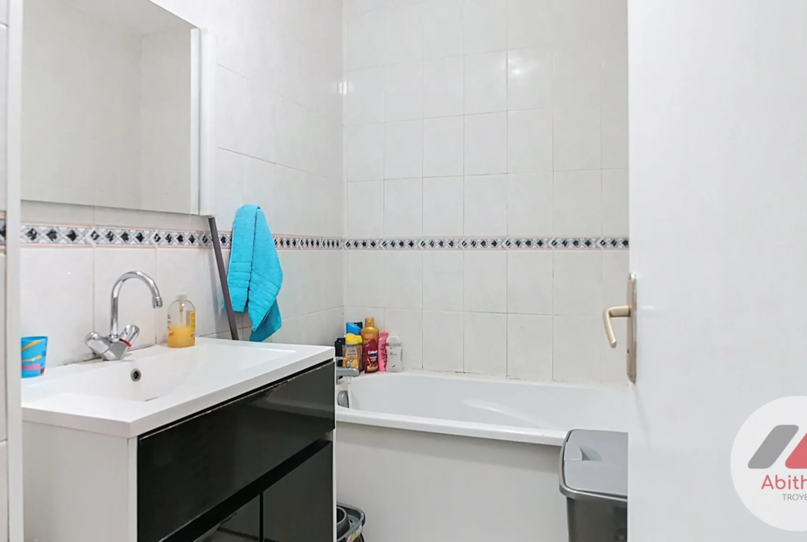Appartement de 65 m² avec parking à La Chapelle Saint-Luc - Investissement rentable 