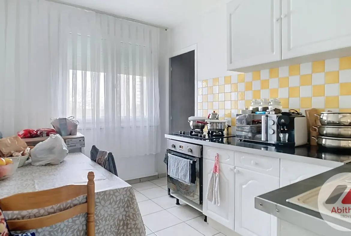 Appartement de 65 m² avec parking à La Chapelle Saint-Luc - Investissement rentable 