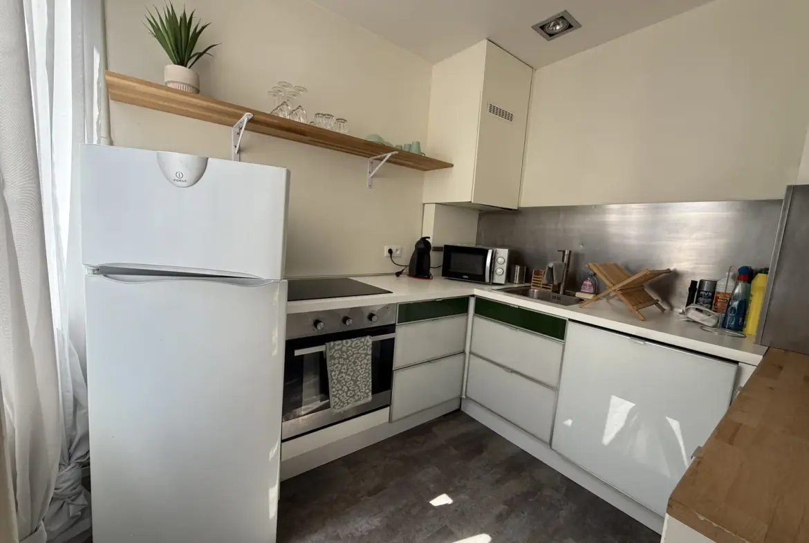 Appartement T1 bis à vendre au centre de Lille avec balcon et cave 