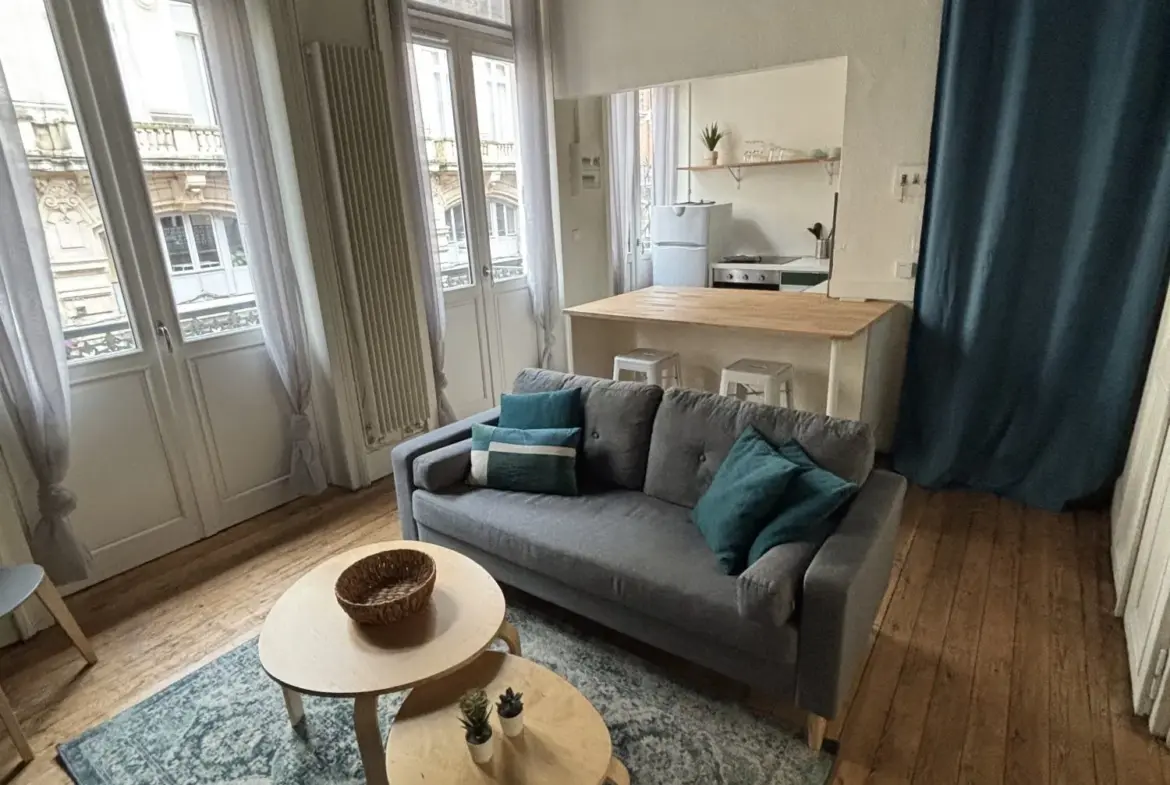 Appartement T1 bis à vendre au centre de Lille avec balcon et cave 