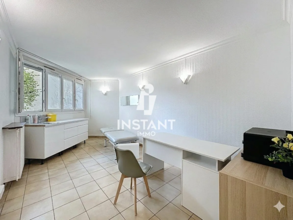 Appartement à Créteil Village avec potentiel pour habitation, médical ou colocation près du métro Ligne 8