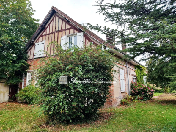 Charmante maison normande avec dépendances à Conches-en-Ouche, 7 chambres, potentiel d'aménagement
