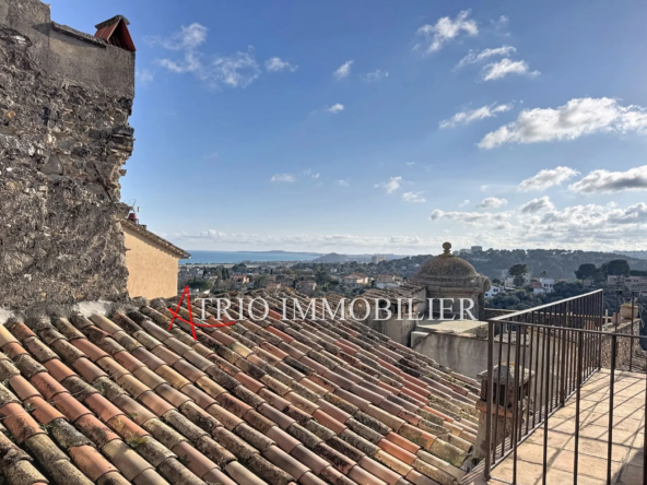 Vente duplex 3 pièces avec vue mer dans le quartier historique du Haut de Cagnes