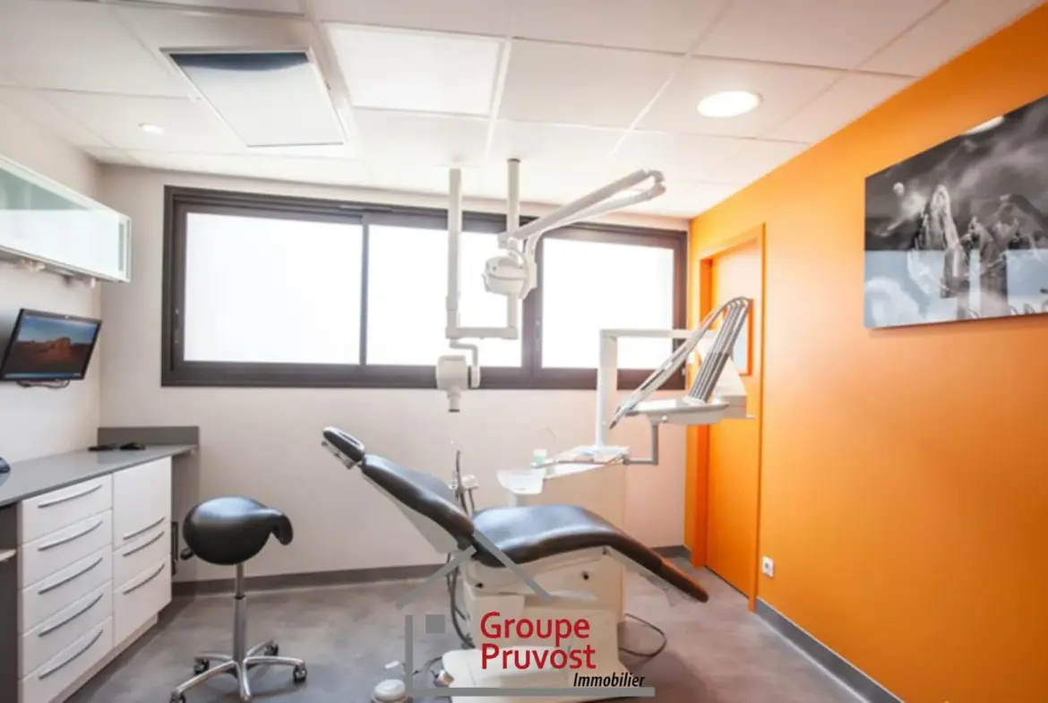 Local professionnel de 107 m² à Sathonay-Camp, idéal pour professionnels de santé 