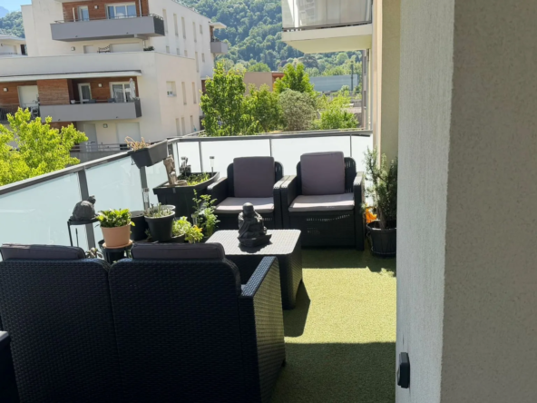 Vente d'un appartement T2 de 45 m² à Saint-Martin-d'Hères dans copropriété récente