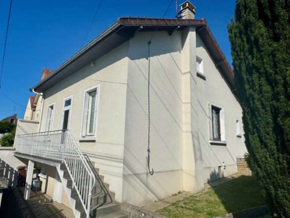 Maison individuelle à vendre à Corbeil-Essonnes, 61 m², terrain 540 m² proche RER D