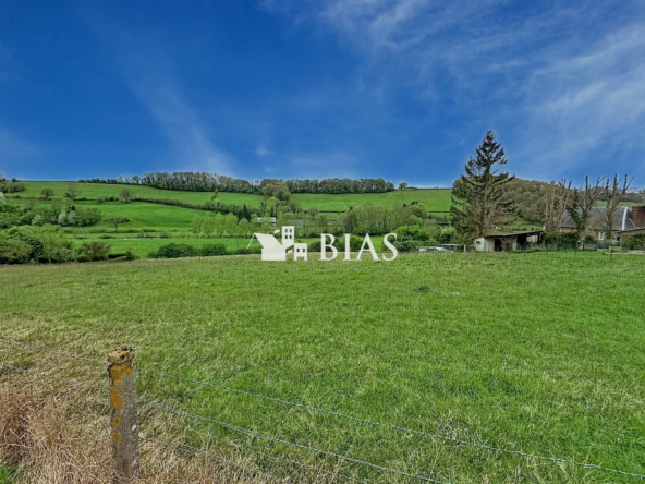 Terrain constructible de 2500 m² à Buchy entre Ry avec vue panoramique