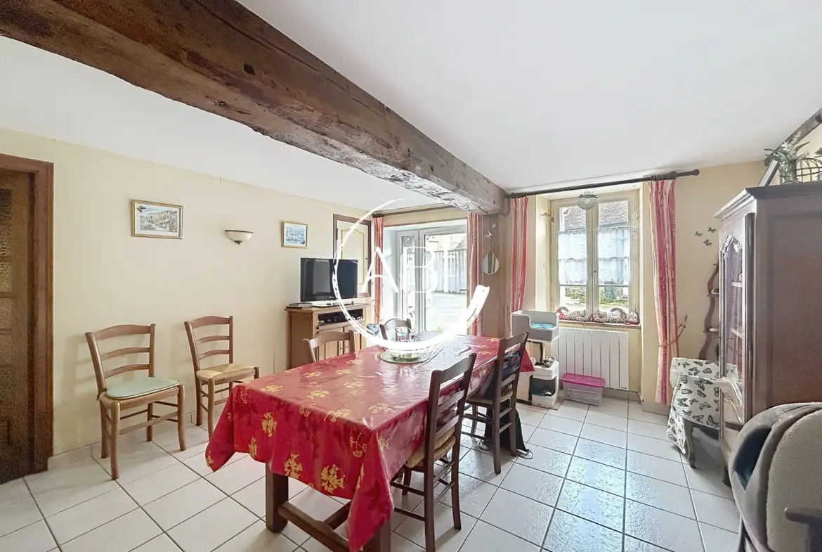 Maison en pierre avec appartement indépendant à vendre à Les Monts d'Andaine 