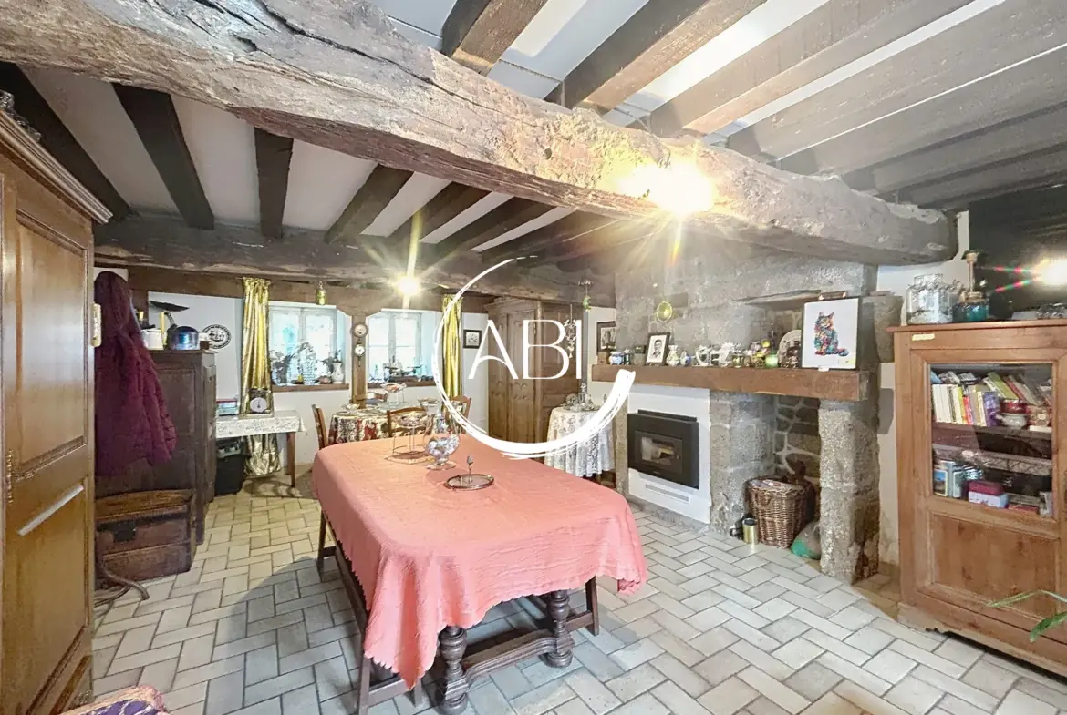 Maison en pierre avec appartement indépendant à vendre à Les Monts d'Andaine 