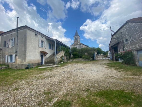 Maison en pierre avec dépendances, proche vallée du Lot, terrain 4912 m²