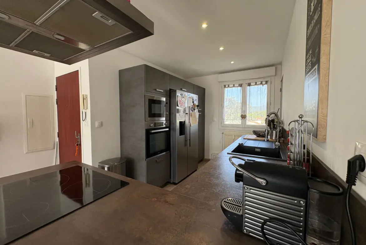 Appartement 3 pièces rénové à Draguignan avec balcon sud et cave 
