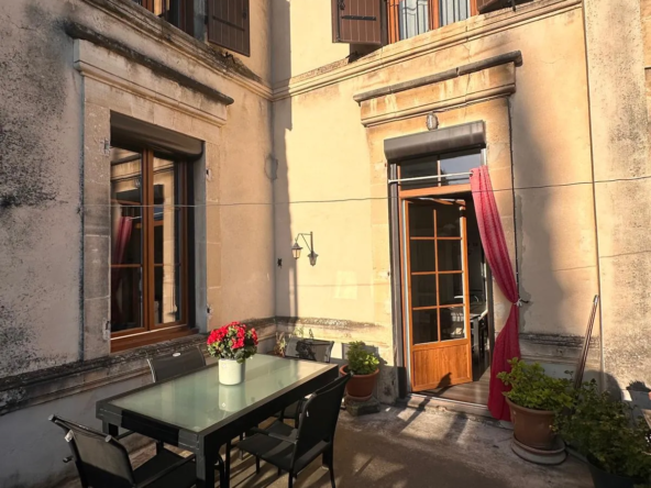 Maison de village avec terrasse et garage à Noves - 142 m²