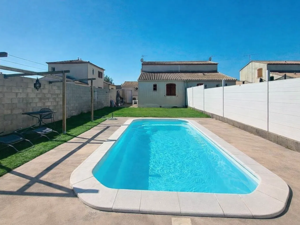 Villa de 84m² avec piscine, 3 chambres et garage à Gallargues-le-Montueux
