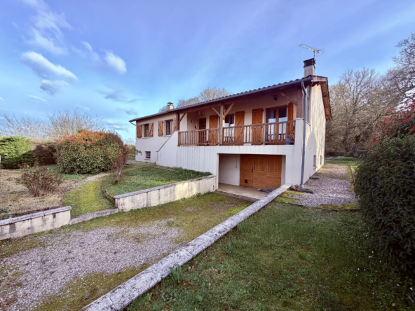 Maison familiale à Limogne en Quercy, 105 m² avec grand sous-sol et terrain privé