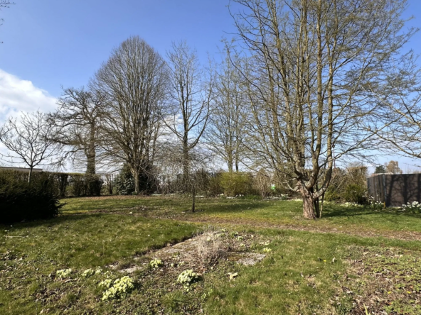 Terrain constructible à vendre à Quincampoix – 800 m² dans un environnement paisible