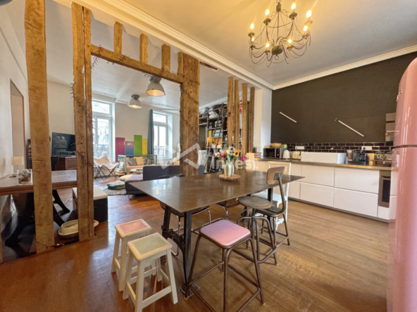 Appartement atypique de 89 m² en centre-ville de Coulommiers avec parking