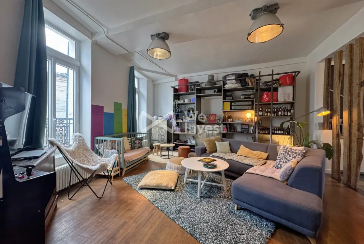 Appartement atypique de 89 m² en centre-ville de Coulommiers avec parking 