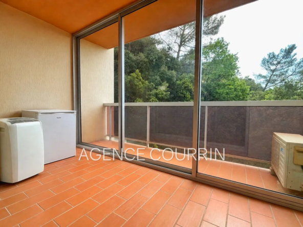 Appartement studio senior de 27 m² avec terrasse à Grasse