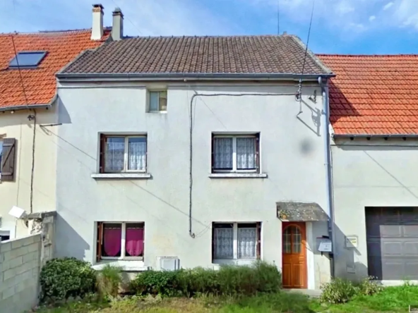 Maison à Quincy-Voisins avec grand potentiel et cour privée, proche commodités