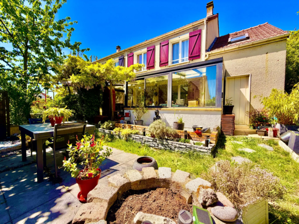 Maison familiale de 6 pièces avec véranda, jardin et garage à Gonesse
