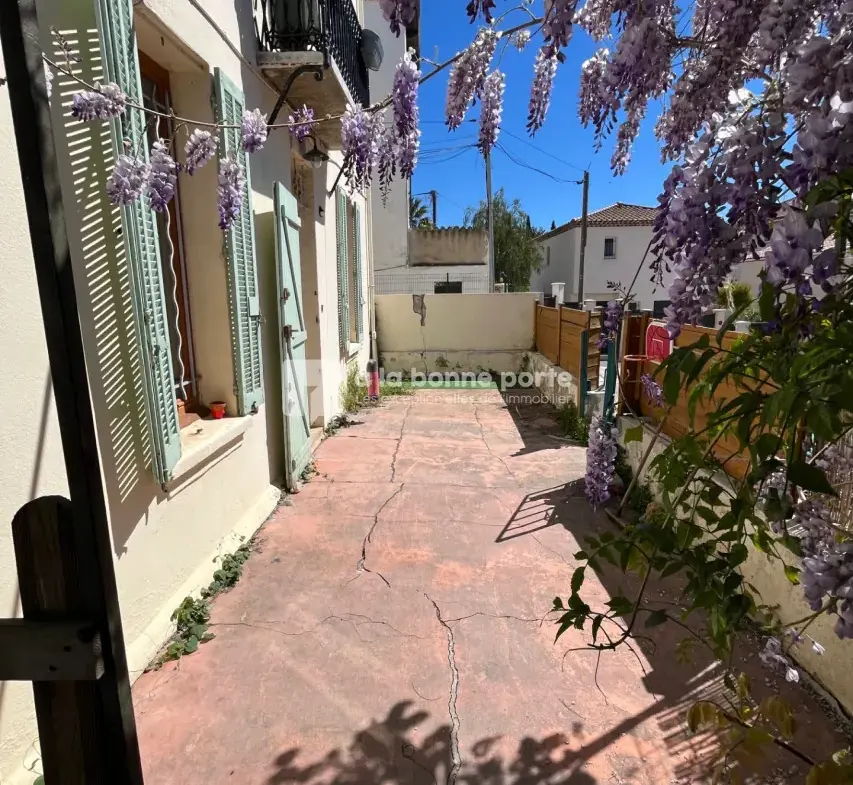 Bel appartement T3 avec terrasses à Toulon, proche plage des Mourillons 