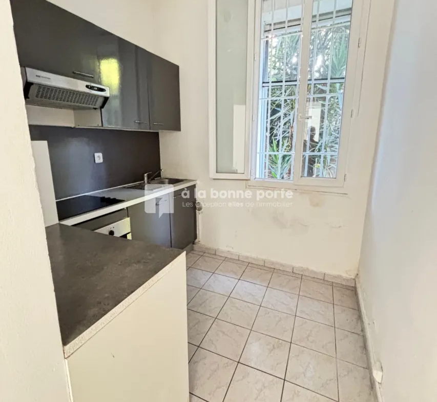 Appartement T3 avec jardin à Toulon près du Mont Faron - 48 m² en rez-de-chaussée 