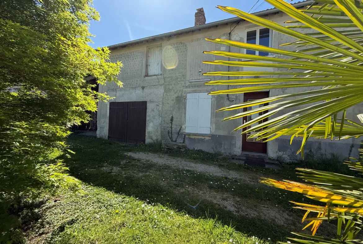 Maison briarde à rénover avec 4 chambres et grand terrain à Doué (77510) 