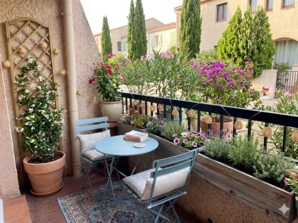 Studio à Pradet Ouest à 600m des plages avec parking et jardin