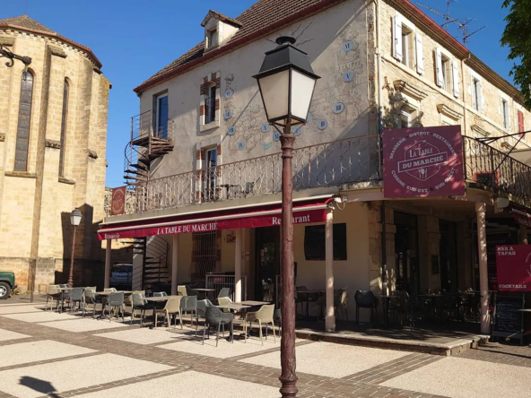 Immeuble commercial avec restaurant à Prayssac, Vallée du Lot