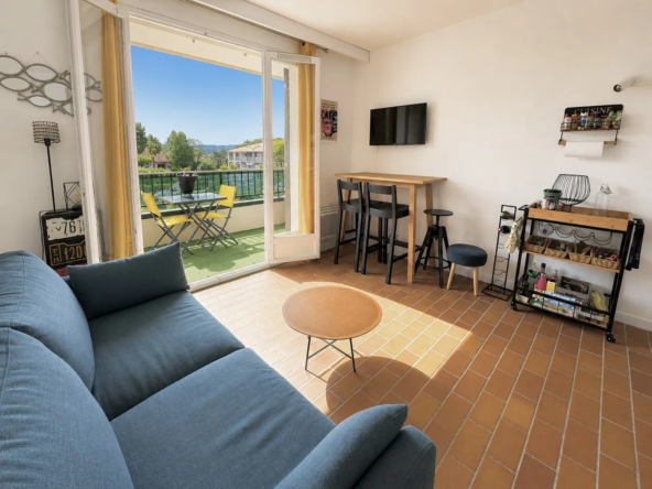 Studio de 23 m² à Saint-Cyr-sur-Mer proche plages et port - Excellent état