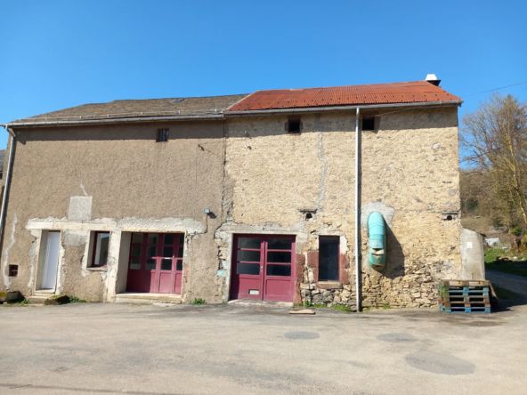 Ancien bâtiment artisanal à vendre à Barre (81) - potentiel commercial et résidentiel