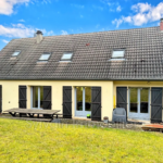 Belle maison familiale avec sous-sol et grand terrain à vendre près de Beauvais