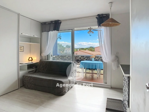 Studio meublé à vendre à Argelès-sur-Mer, 27 m² avec loggia et parking privé