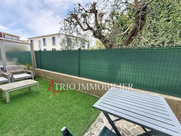 A vendre appartement 2 pièces rénové avec terrasse à Cagnes-sur-Mer