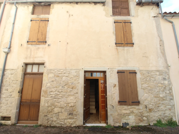 Maison de village à vendre à Fondamente de 105 m² avec cave et garage
