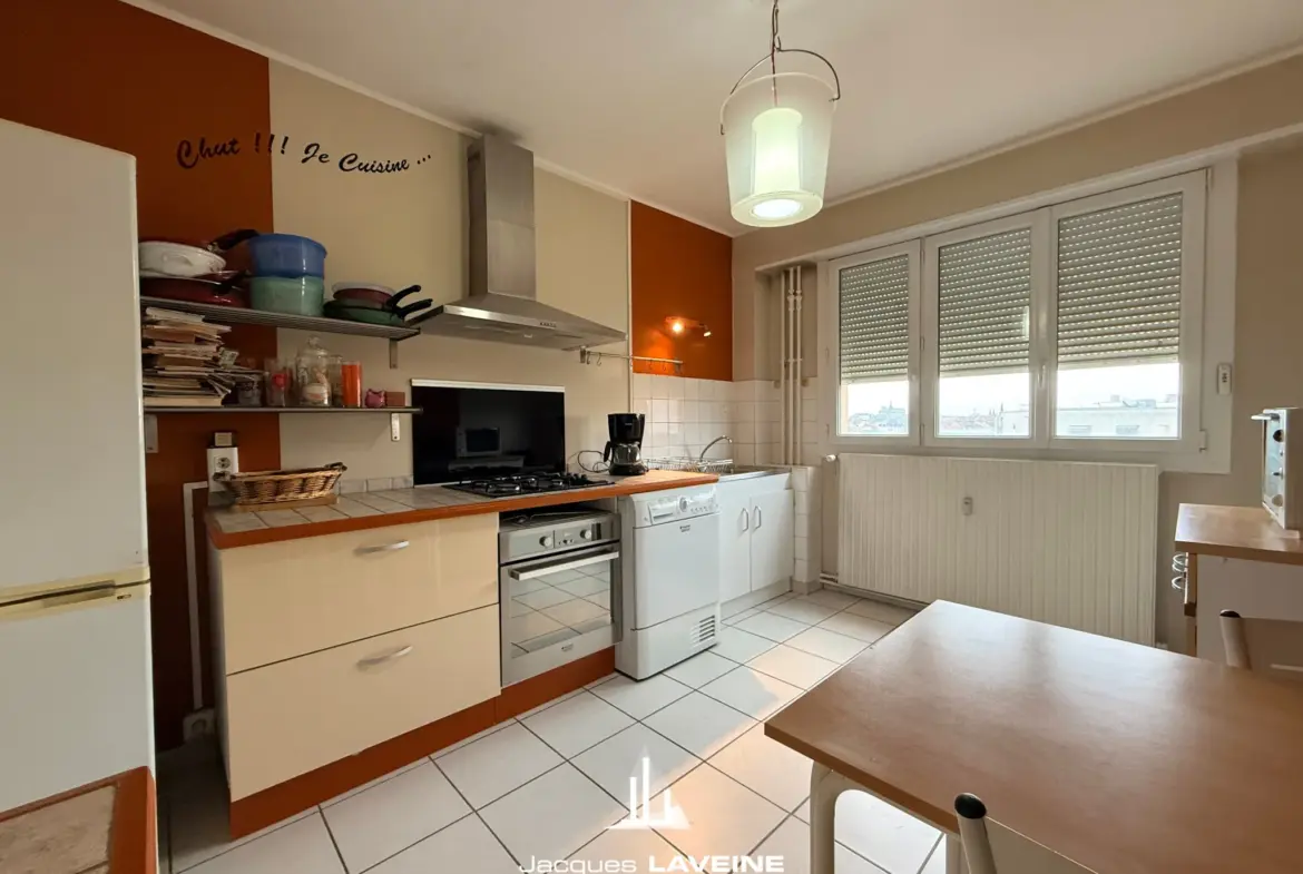 Bel appartement 2 pièces de 56 m² à Metz proche gare avec parking et balcon 