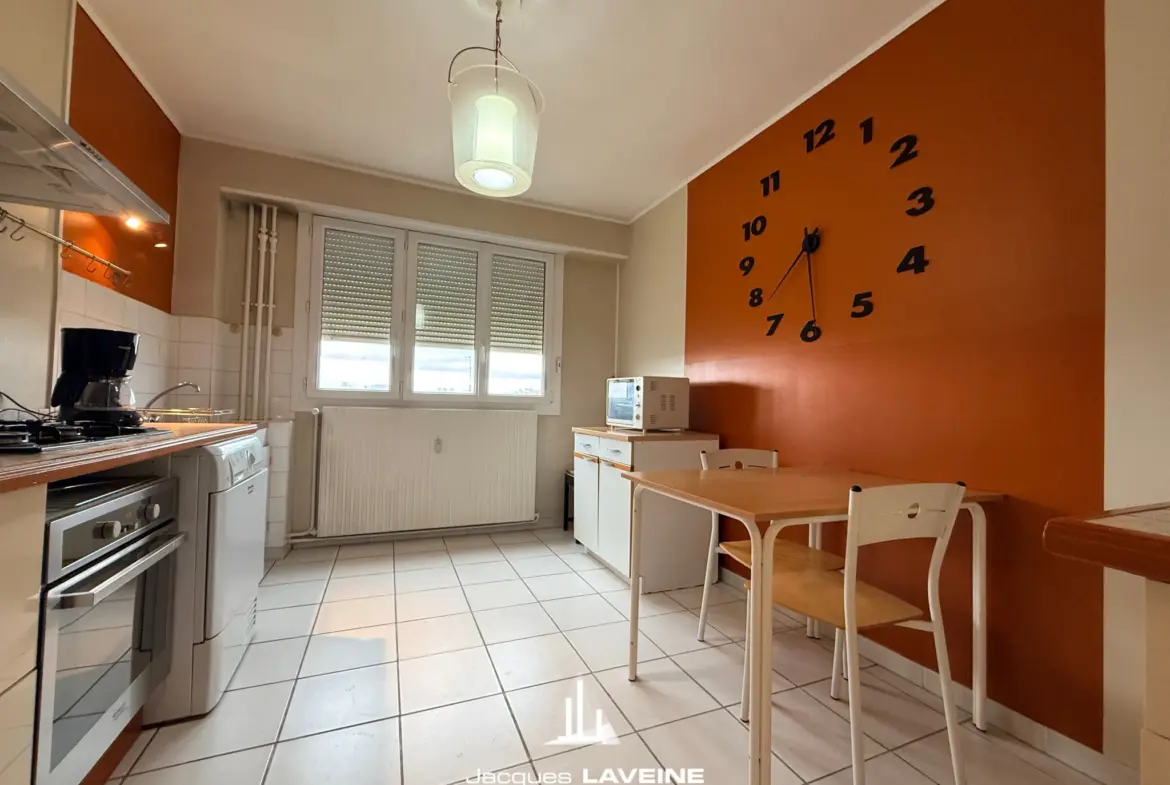 Bel appartement 2 pièces de 56 m² à Metz proche gare avec parking et balcon 