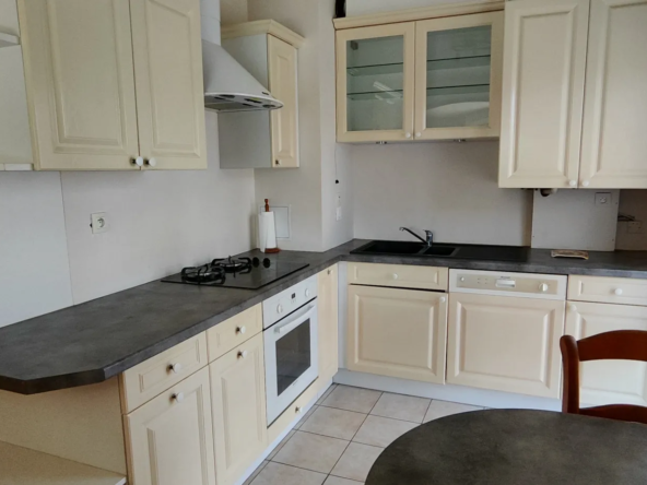 A vendre appartement lumineux avec 2 balcons à Ste Foy l'Argentiere