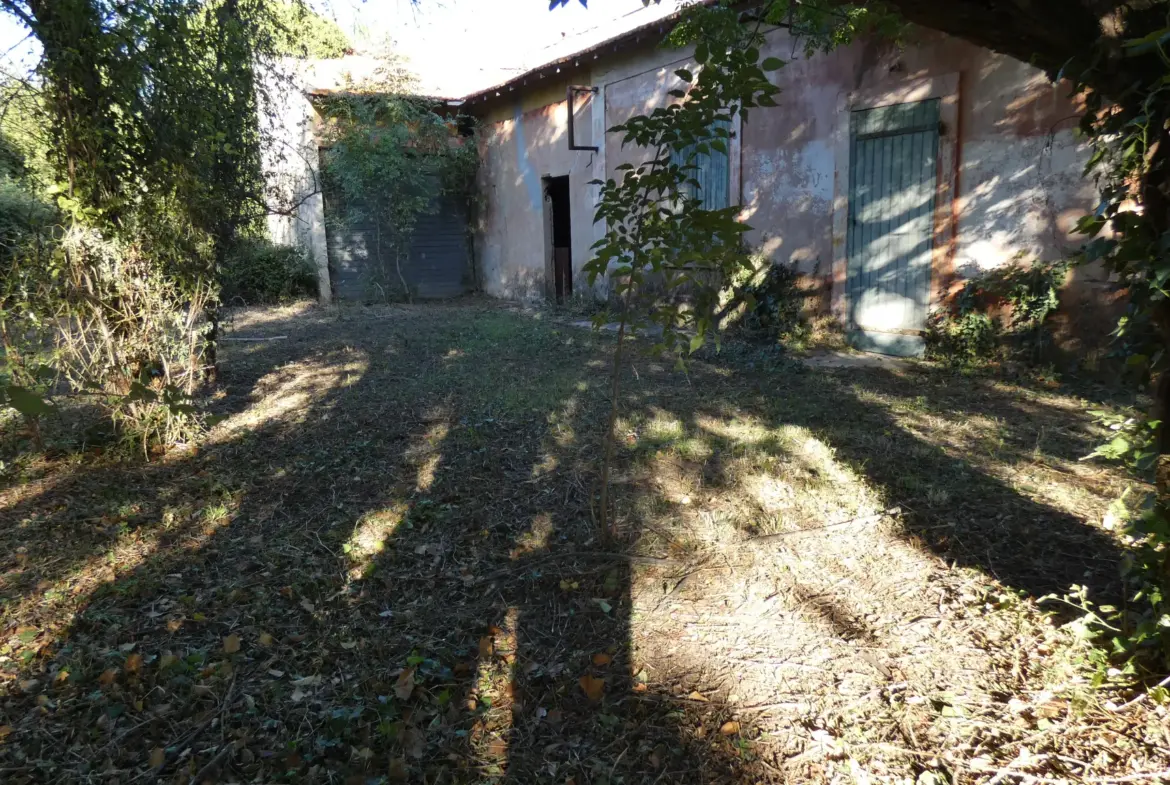 Terrain constructible à Sollies-Pont avec projet pour villa avec piscine 