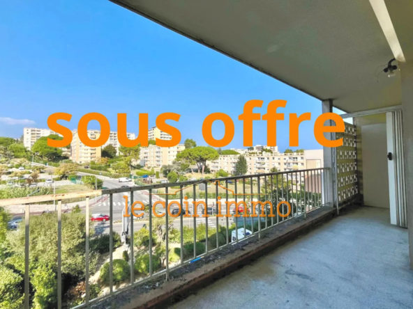 Appartement à rénover de 60 m² à Antibes avec terrasse et parking sécurisé
