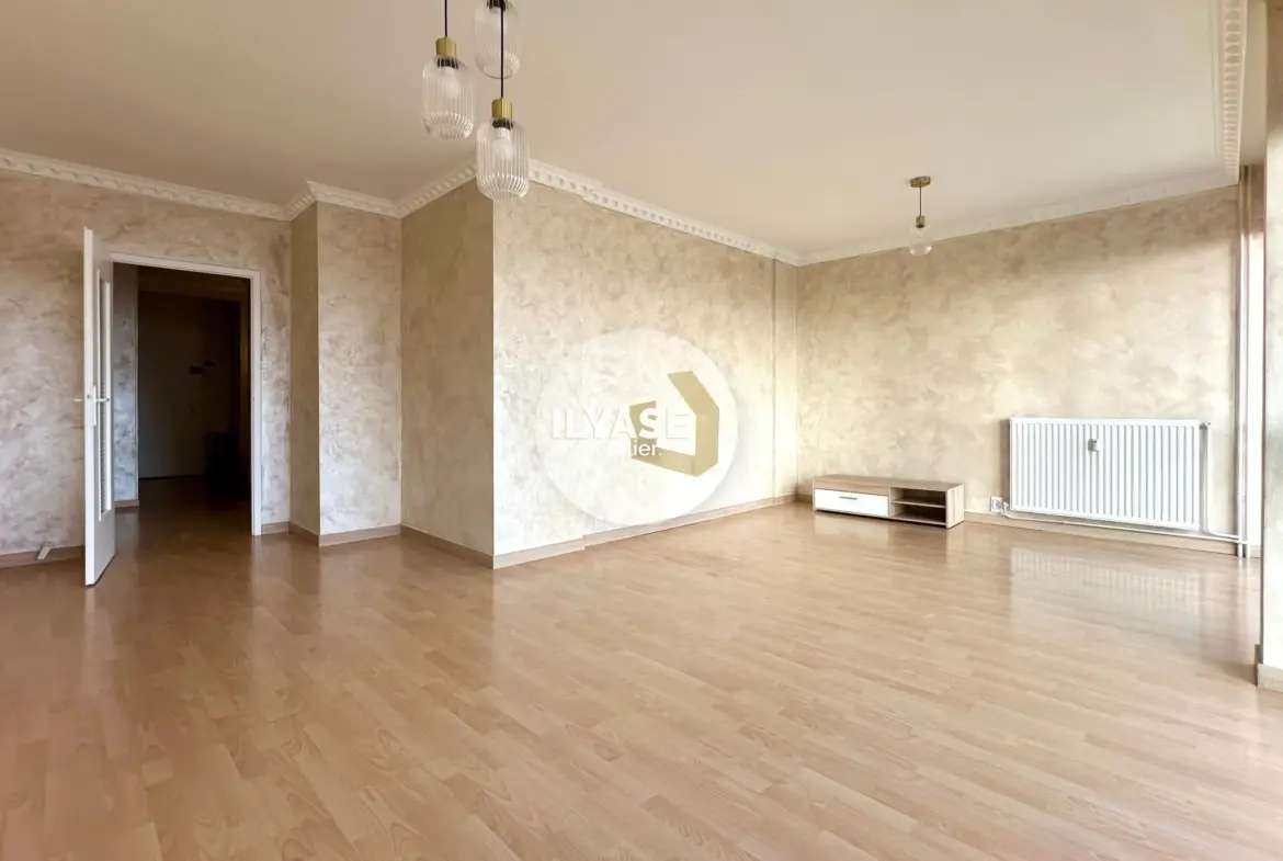 Appartement T4 de 75 m² avec balcon et cave à Chalon-sur-Saône 