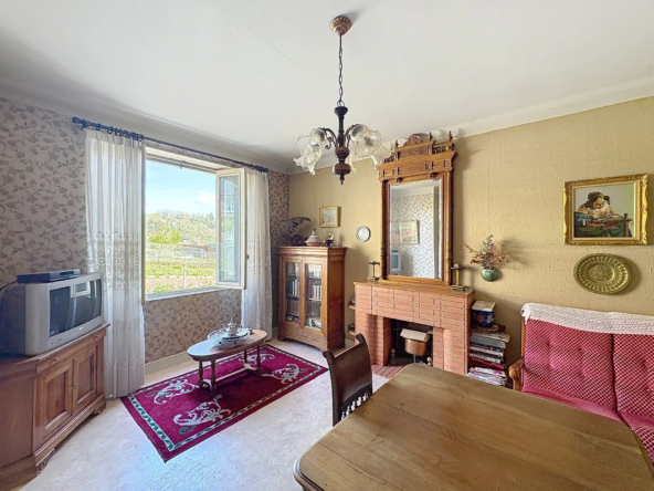 Maison ancienne de 150 m² avec jardin et garage au Monastère, proche Rodez
